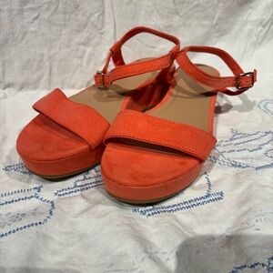 Old Navy Women's orange Sandals - size 9